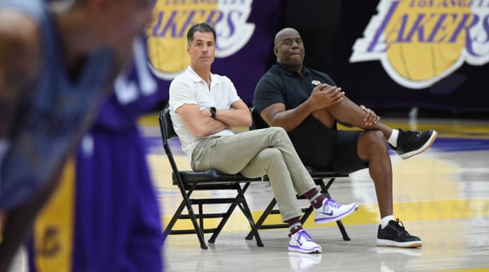 magic_johnson_lakers_rob_pelinka_.jpg